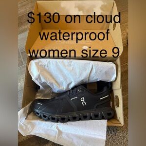 On Cloud Women's Waterproof Athletic Shoes - Black